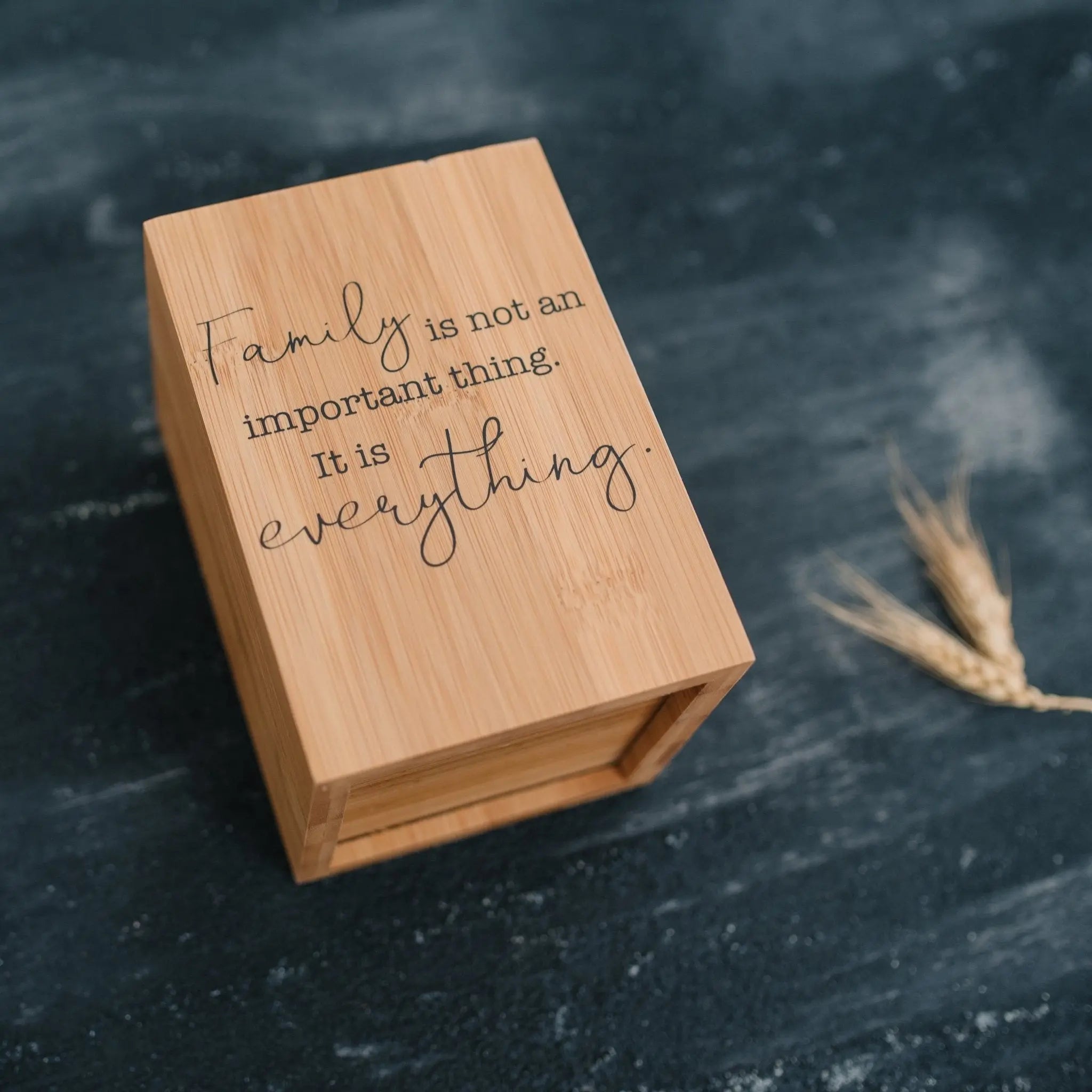 Bamboo Utensil Holder with Family Quote – Kitchen Decor & Gift Set
