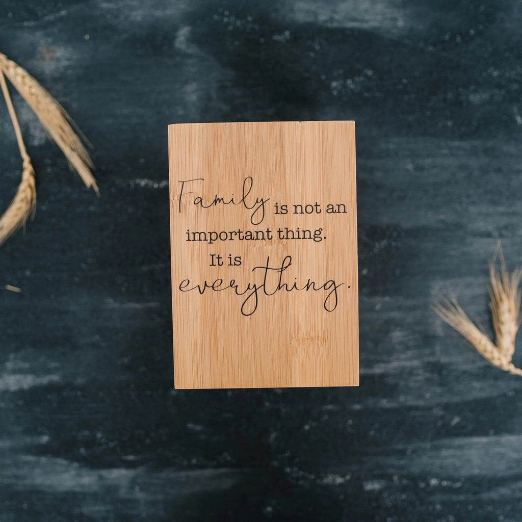 Bamboo Utensil Holder with Family Quote – Kitchen Decor & Gift Set