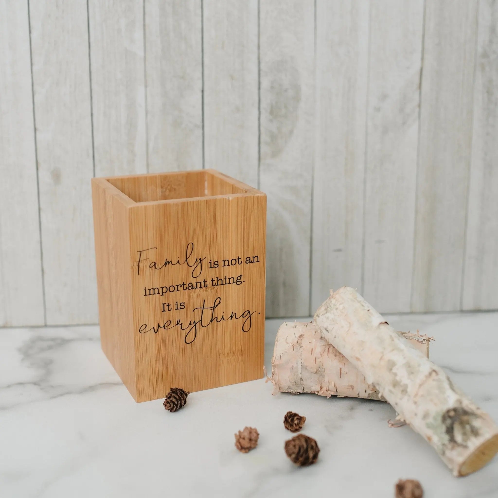 Bamboo Utensil Holder with Family Quote – Kitchen Decor & Gift Set